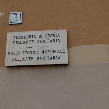 The Museo Storico Nazional dell'Arte Sanitaria's sign