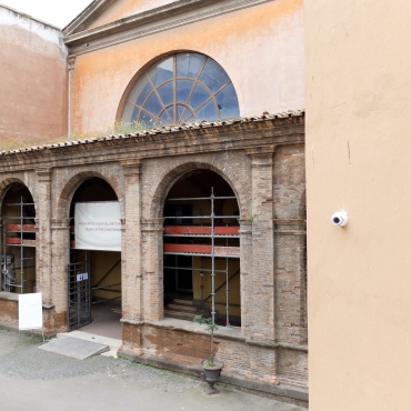 The Museo Storico Nazionale dell'Arte Sanitaria is through this portico